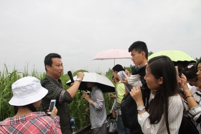 刘文亮老师讲解,助教摄像 刘文亮老师讲解,助教摄像