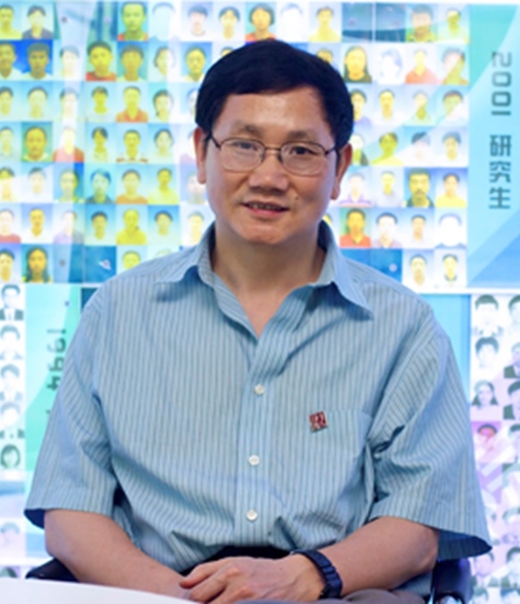 周集中 周集中
